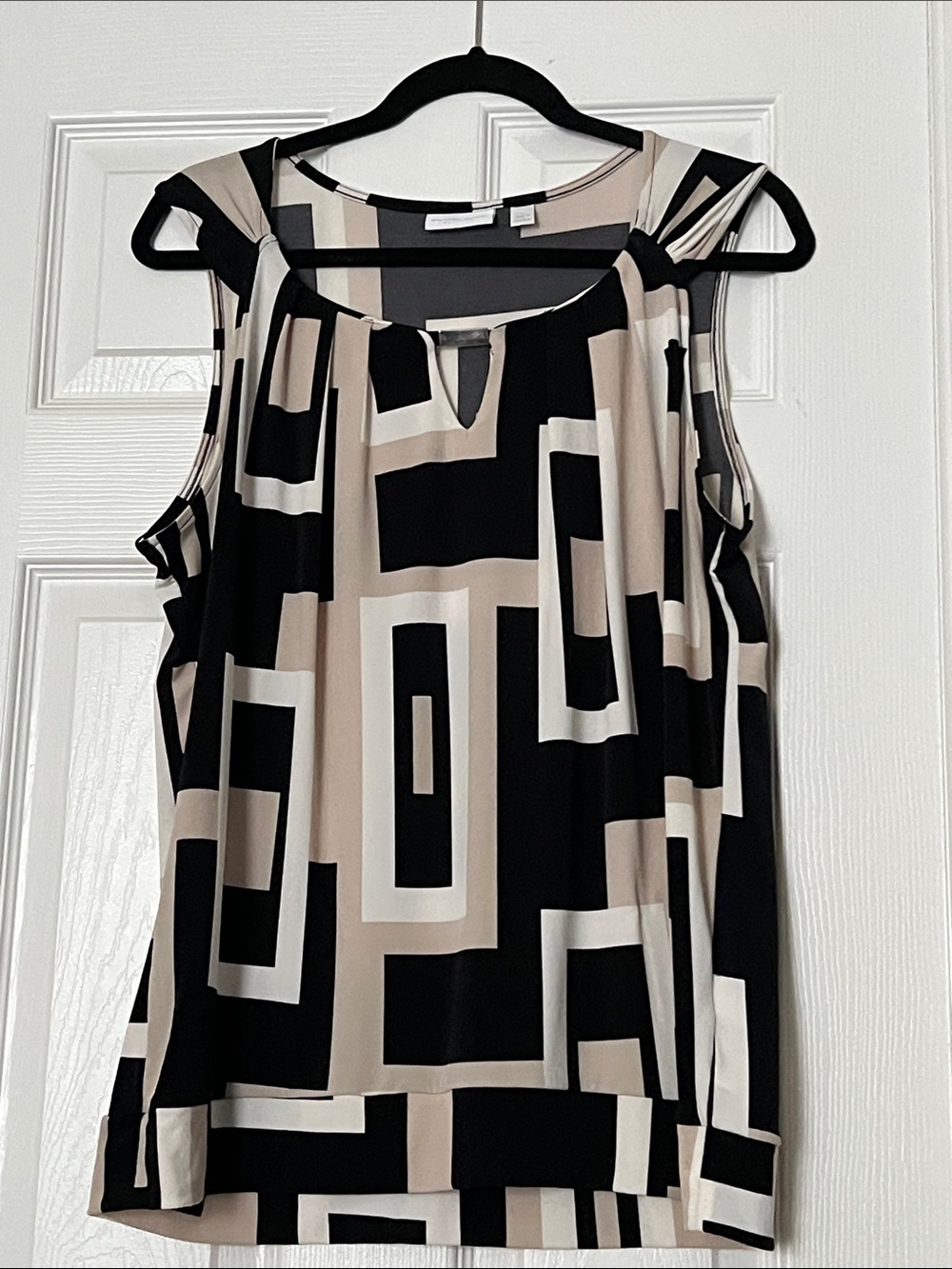 Women’s Geometric Print Sleeveless Top – Black & Beige